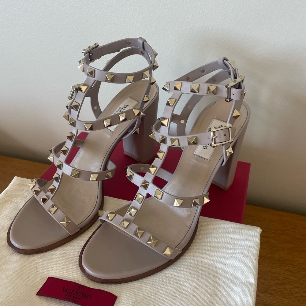 Valentino Garavani Rockstud Ankle Strap Sandals 90 MM Heels - Picture 5 of 7